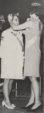 Photo of Mary Conohan crowned as Miss Centennial
