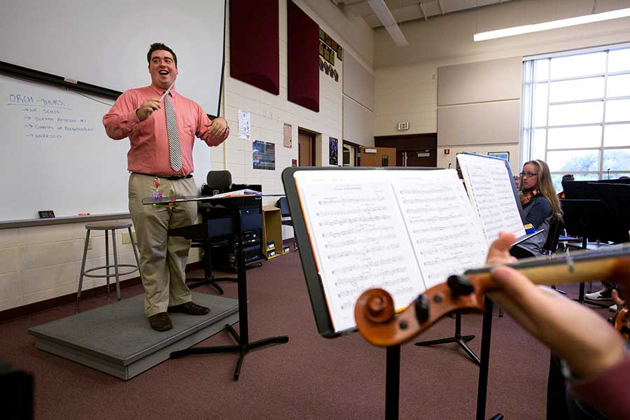 Justin Steger, receiver of the 2016 Wisconsin Music Educators Association Richard Gaarder Award student teaches a music class.