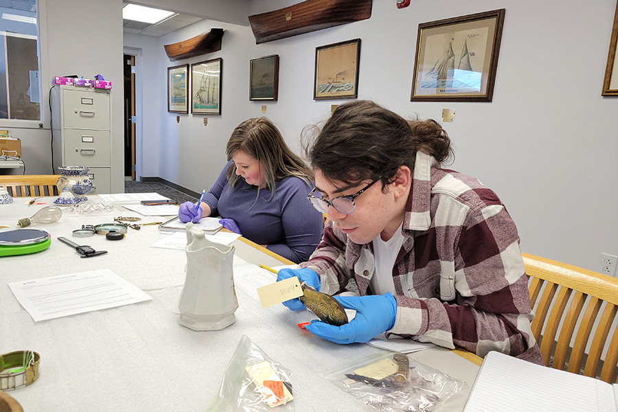 People look through tagged artifacts.