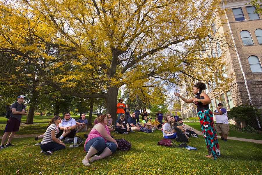 Outdoor class with Chandra Waring.