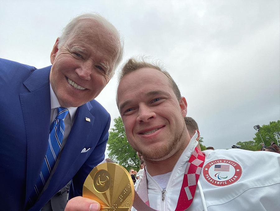John Boie takes a selfie with President Biden.