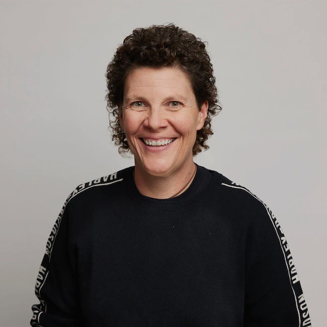Portrait photo of Julie Anding.