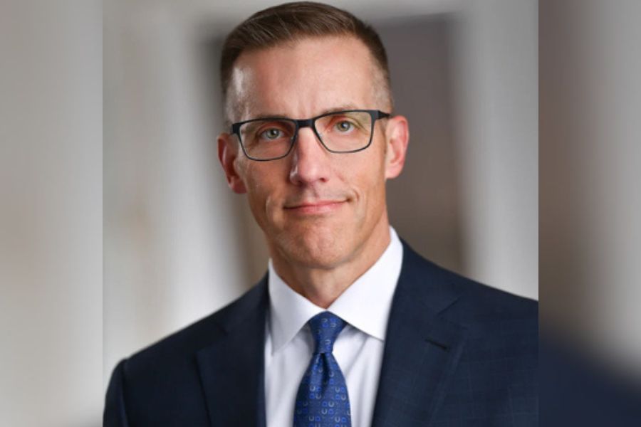 Headshot of Peter Glerum.