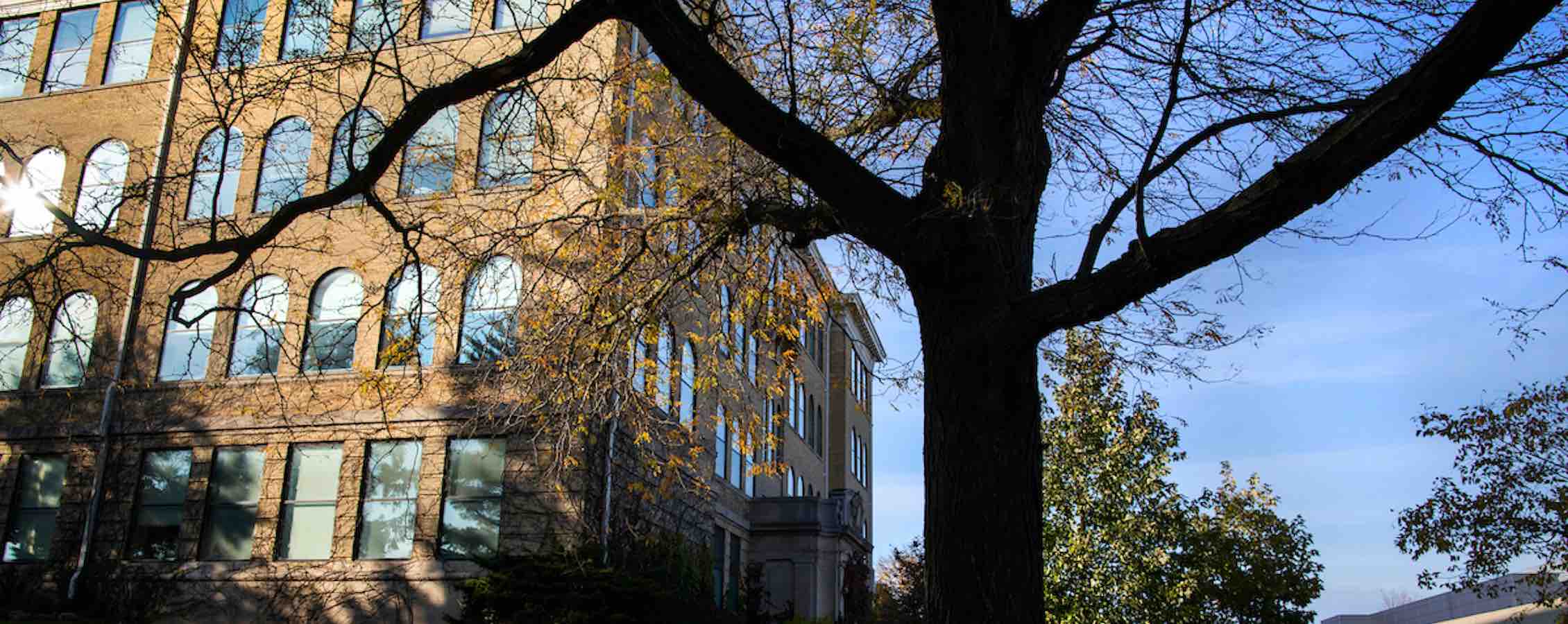 Image of the outside of Hyer Hall in Fall.
